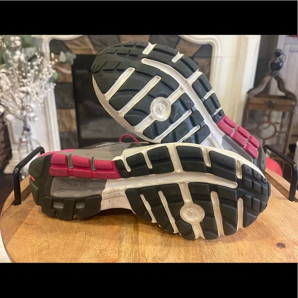 Reebok smooth fuse 8.5 AS IS - Picture 3 of 6